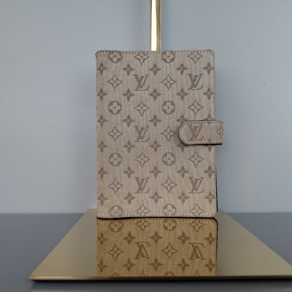 Louis Vuitton Beige Monogram - Picture 2 of 8